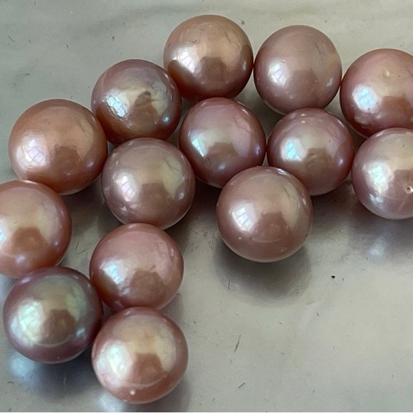 Mother of Pearl Queen Conch Pīkake & Edison Pearl Necklace Handmade - Picture 5 of 10